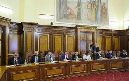 Chaired by PM Pashinyan, the draft of the housing provision program for people forcibly displaced from Nagorno-Karabakh was discussed