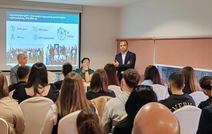 The discussion focused on enhancing the effective utilization of the Armenian community’s potential in Alicante and increasing youth engagement in community activities